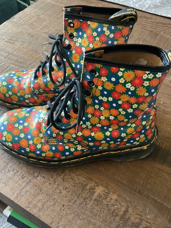 Dr. Martens Shoes - Vintage Doc Martens multicolored daisy boots